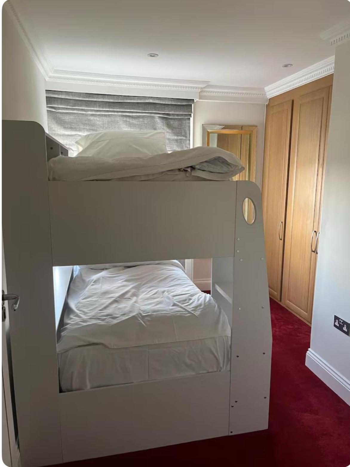 Kensington Flat Apartment